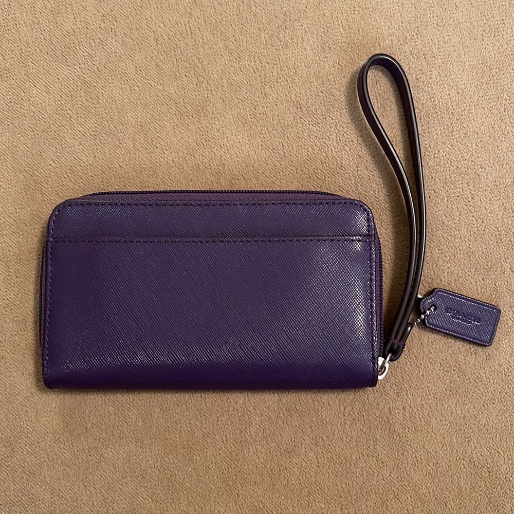 Coach wristlet - Picture 2 of 5